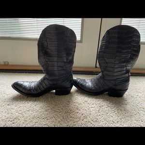 Snake skin western style men’s boots